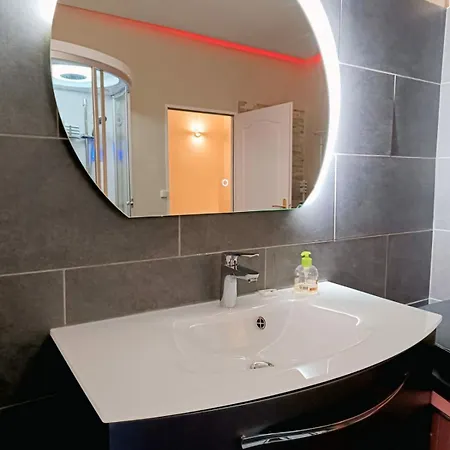 Calme Avec Jacuzzi Acces Bus Direct Gare